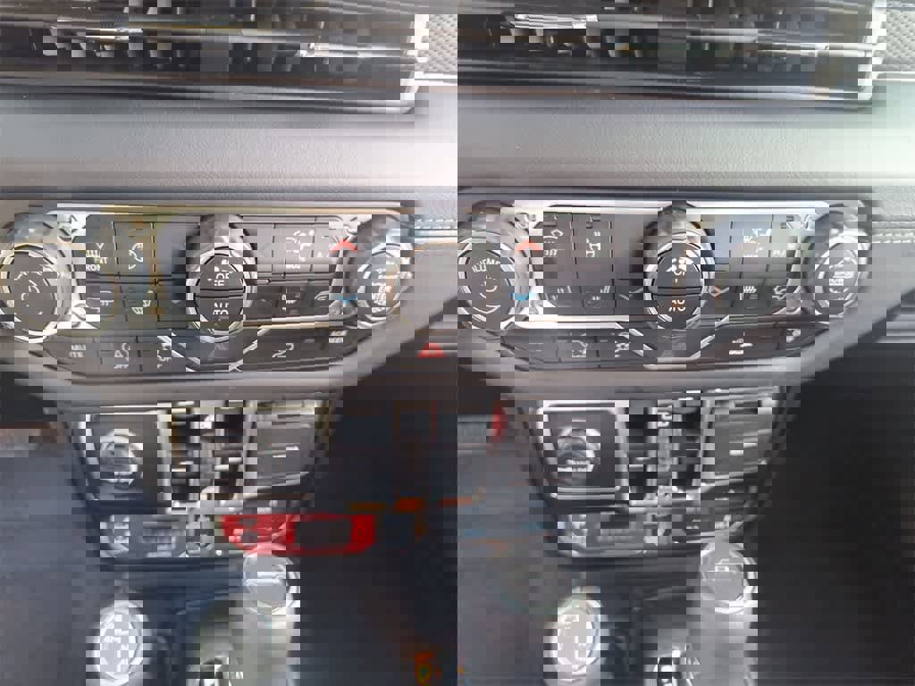 Used 2025 Jeep Gladiator Rubicon w/ Convenience Group image 19