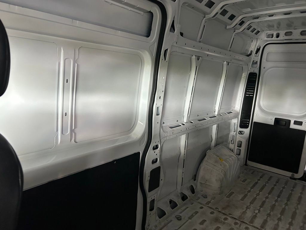 Used 2025 RAM ProMaster 2500 w/ Convenience Group image 14