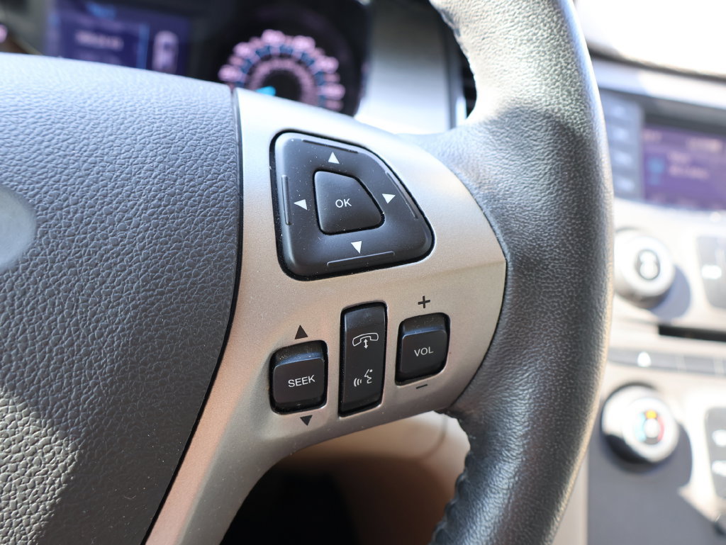 Used 2017 Ford Taurus SEL FWD image 26