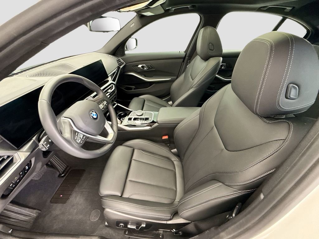 Certified 2024 BMW 330i Sedan w/ Convenience Package RWD image 18