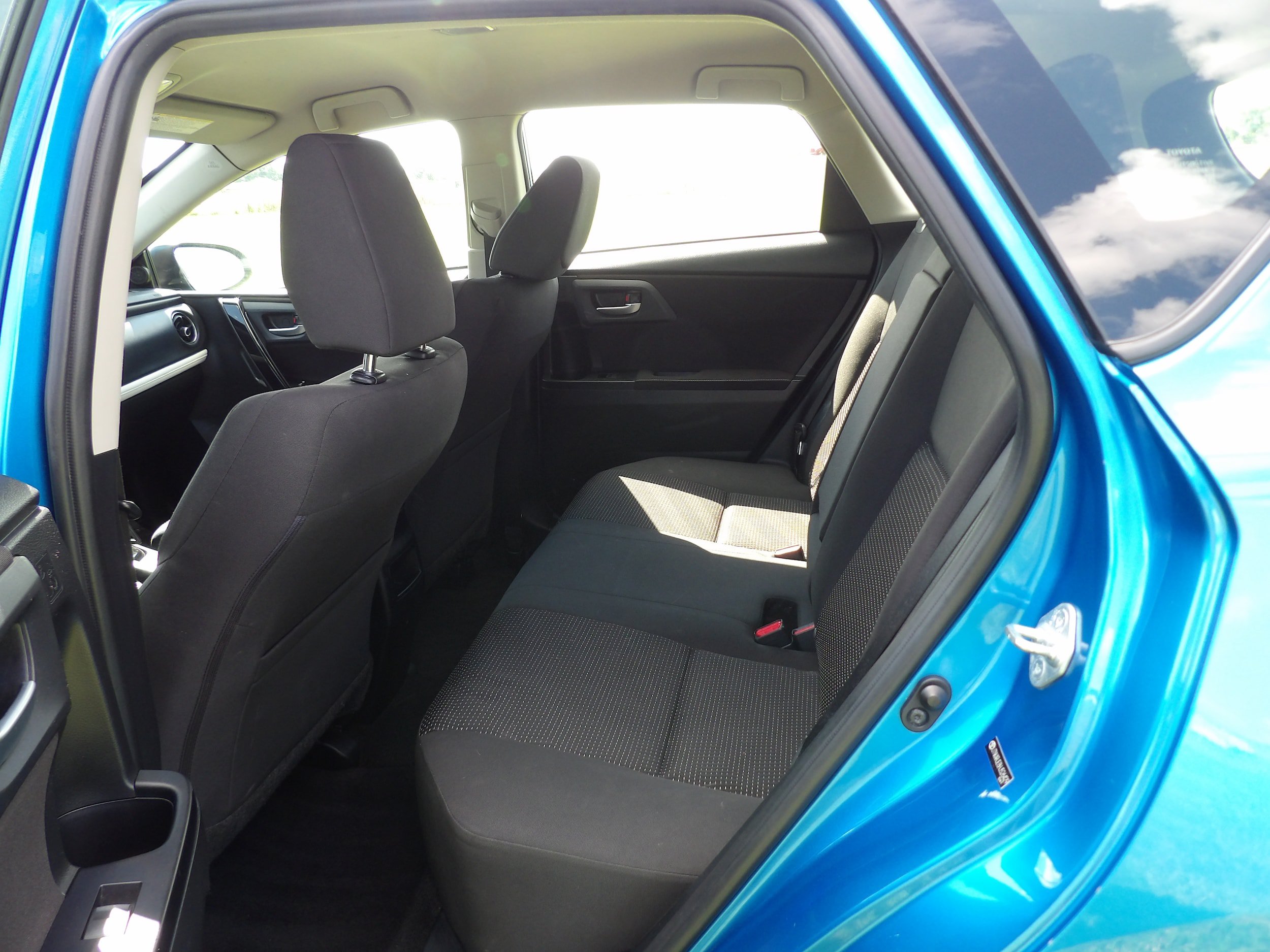 Used 2017 Toyota Corolla iM w/ Carpet Mat Package FWD image 9