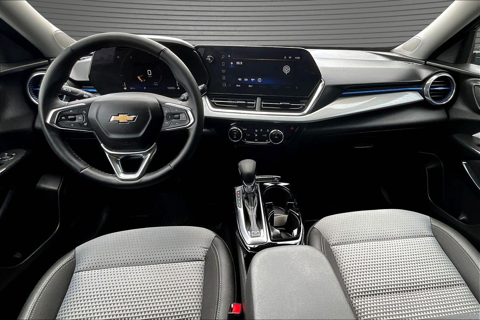 Used 2025 Chevrolet Trax LT w/ Driver Confidence Package FWD image 7