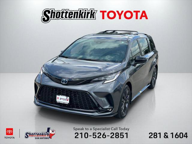 Certified 2025 Toyota Sienna XSE image 1