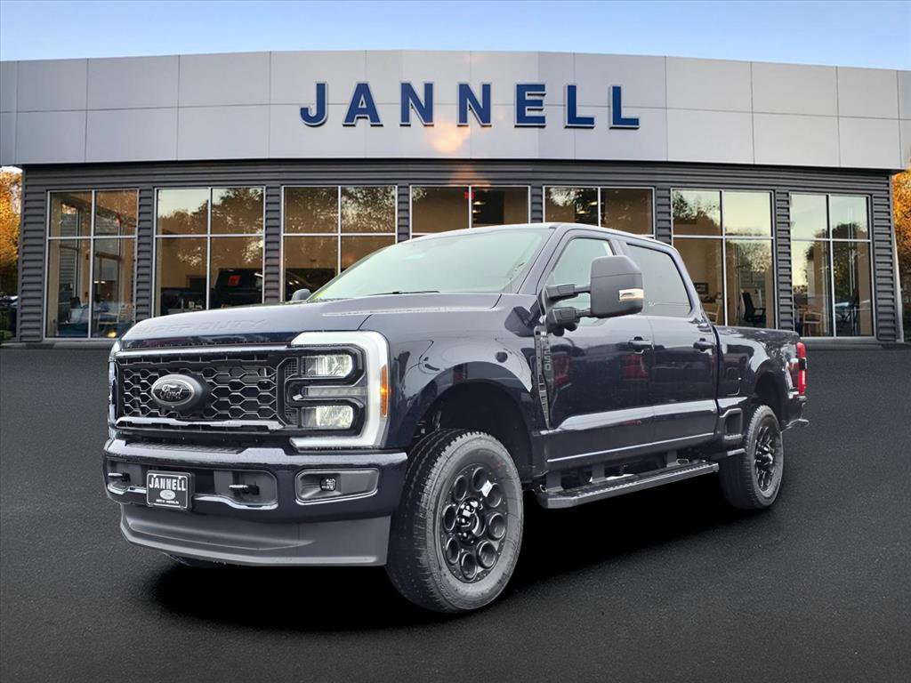 New 2025 Ford F250 XLT w/ Black Appearance Package