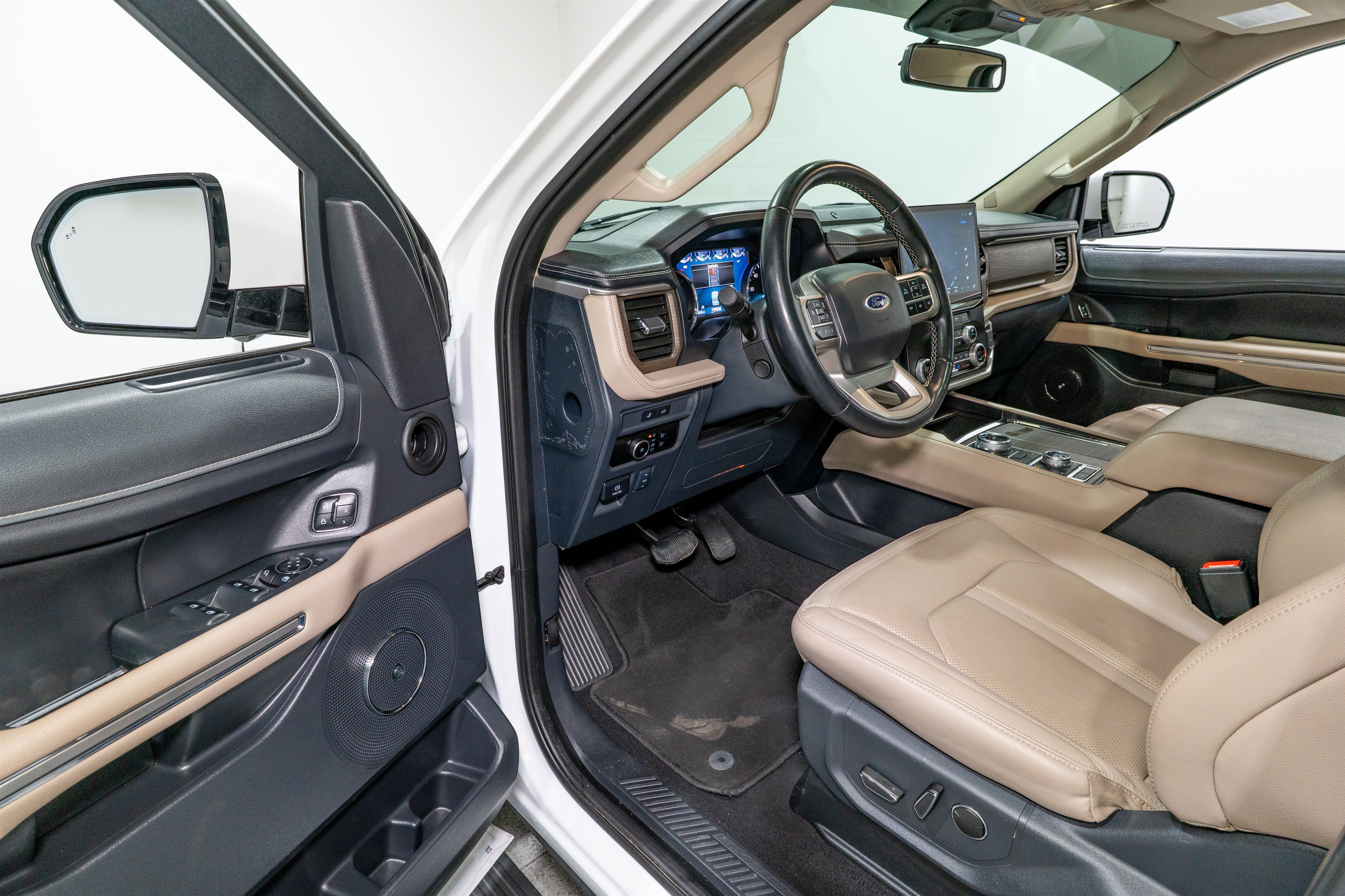 Used 2024 Ford Expedition Max Limited image 13