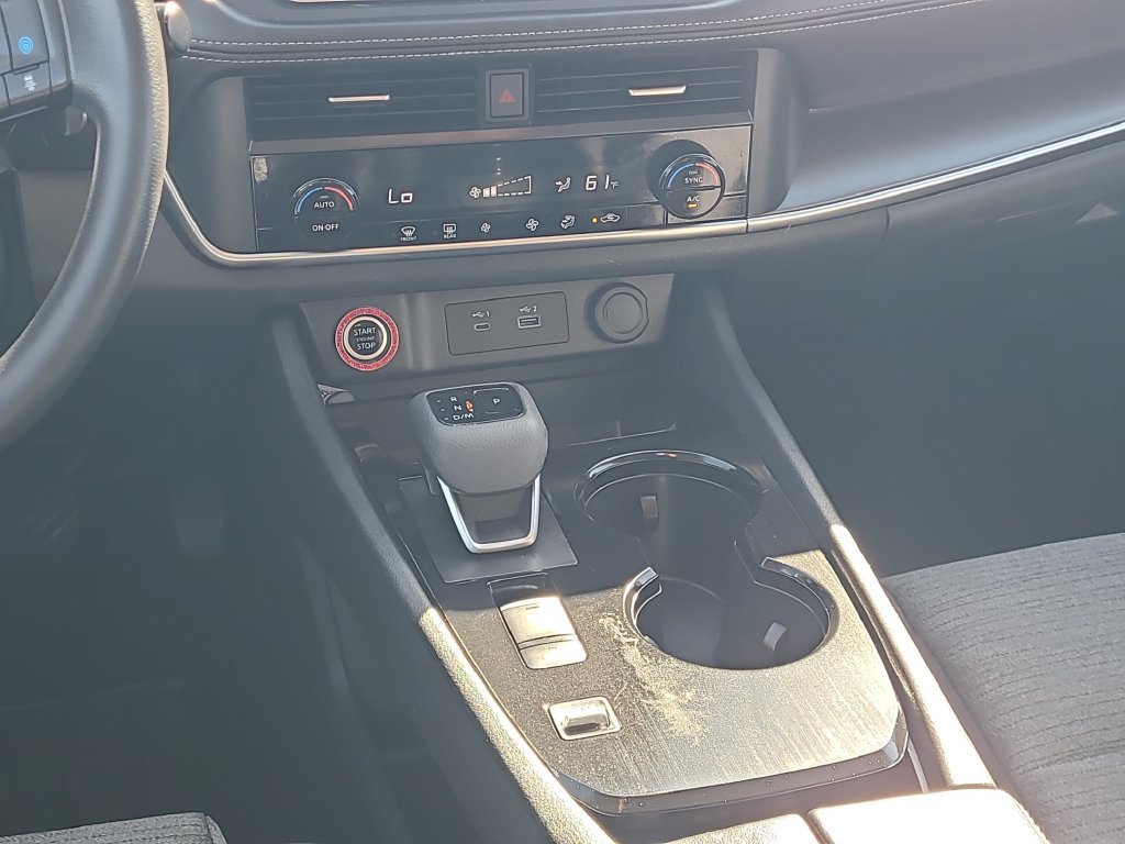 Used 2023 Nissan Rogue SV FWD image 20