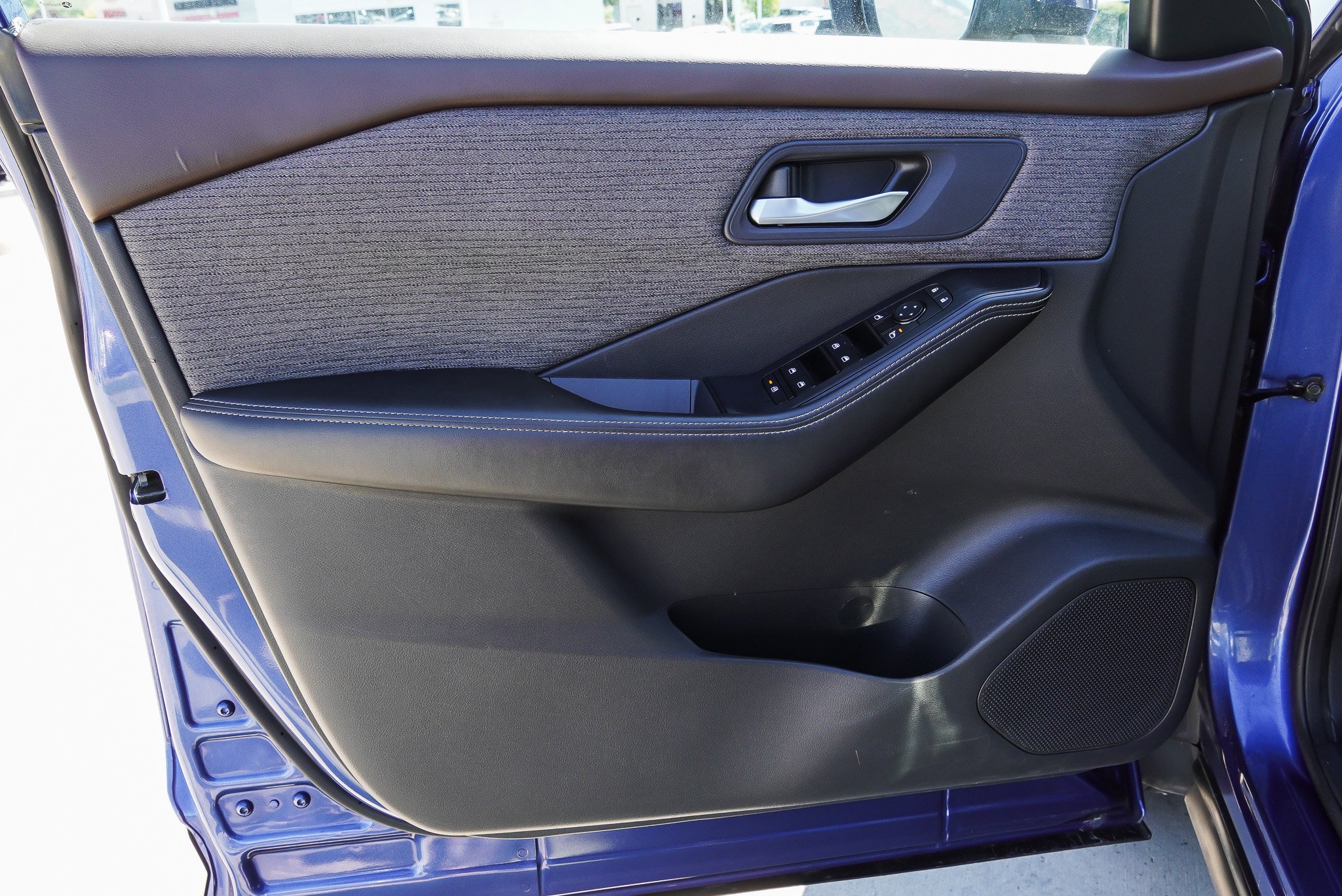 Used 2022 Nissan Rogue SV AWD/4WD image 20