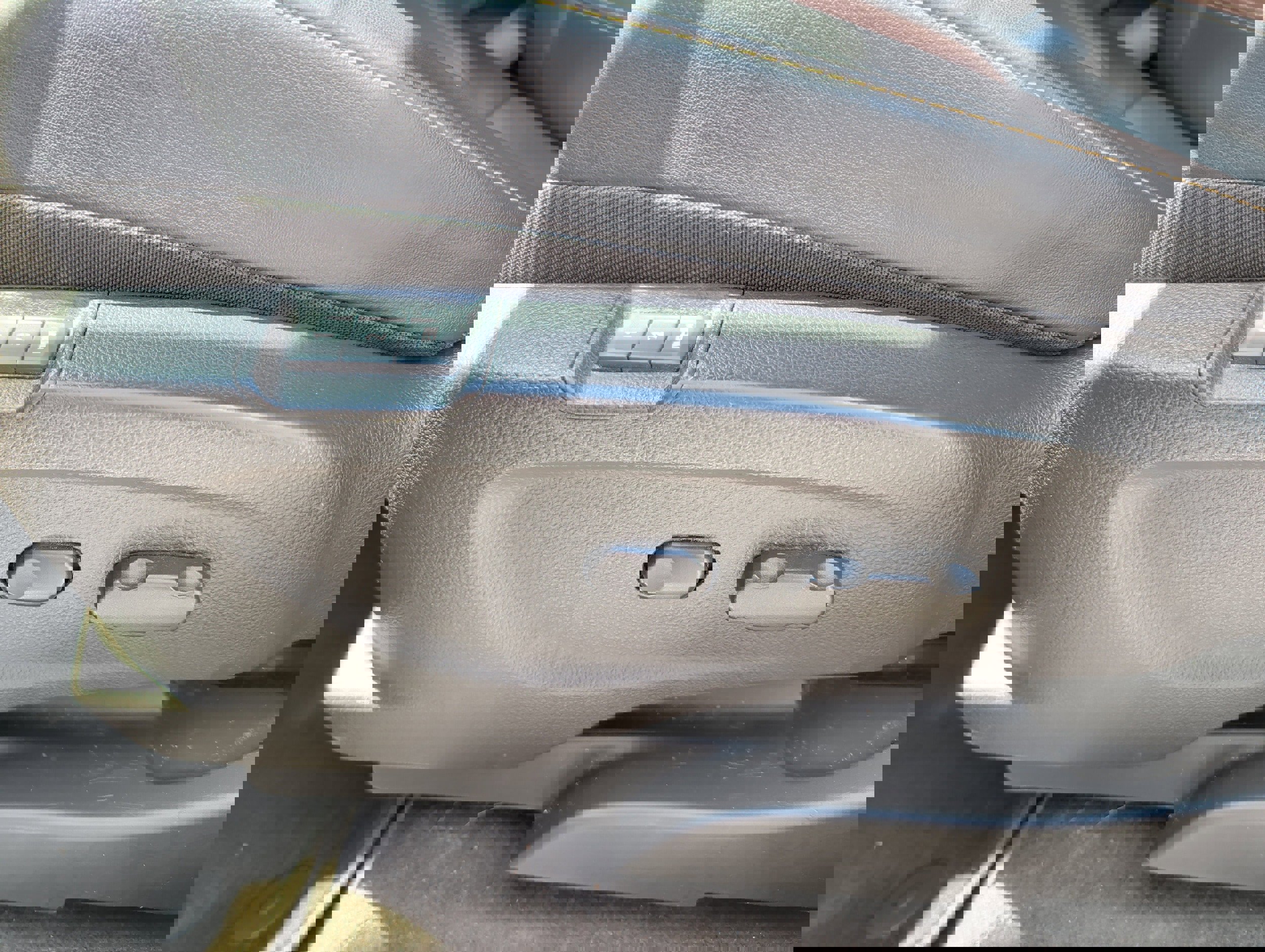 Used 2016 Buick Encore Premium w/ Experience Buick Package FWD image 20