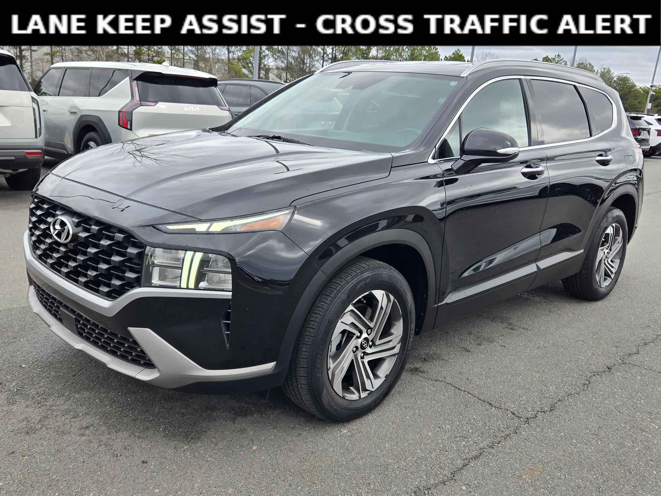 Used 2023 Hyundai Santa Fe SEL image 3