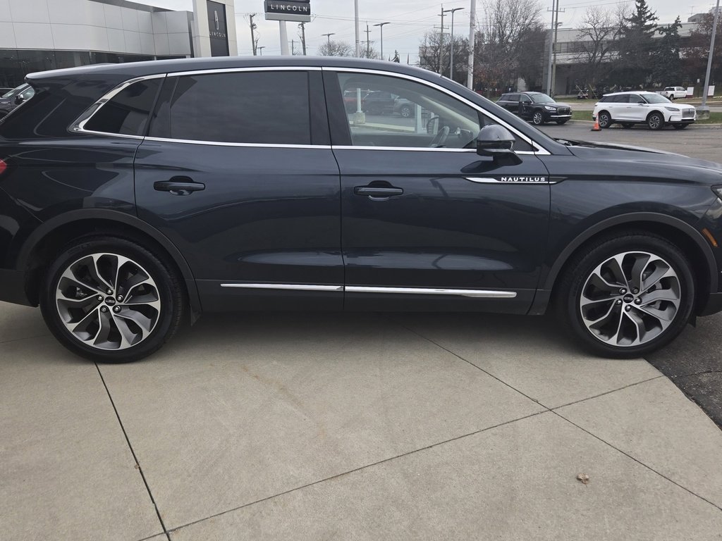 Certified 2023 Lincoln Nautilus Reserve image 43