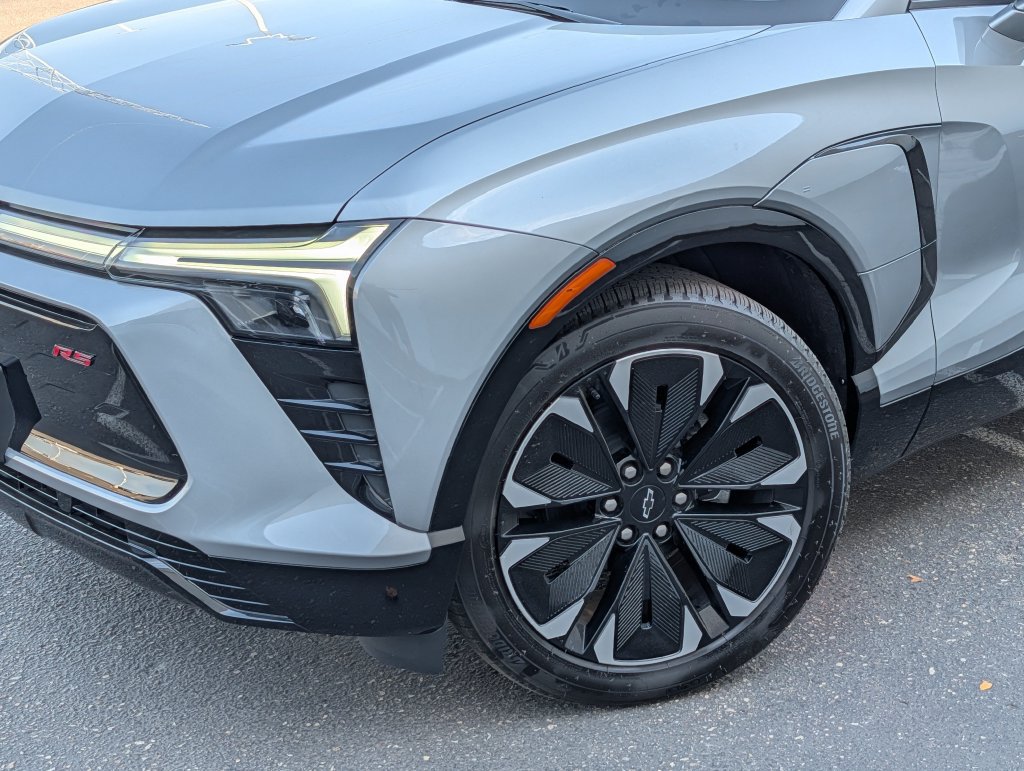 Used 2025 Chevrolet Blazer EV RS AWD/4WD image 28