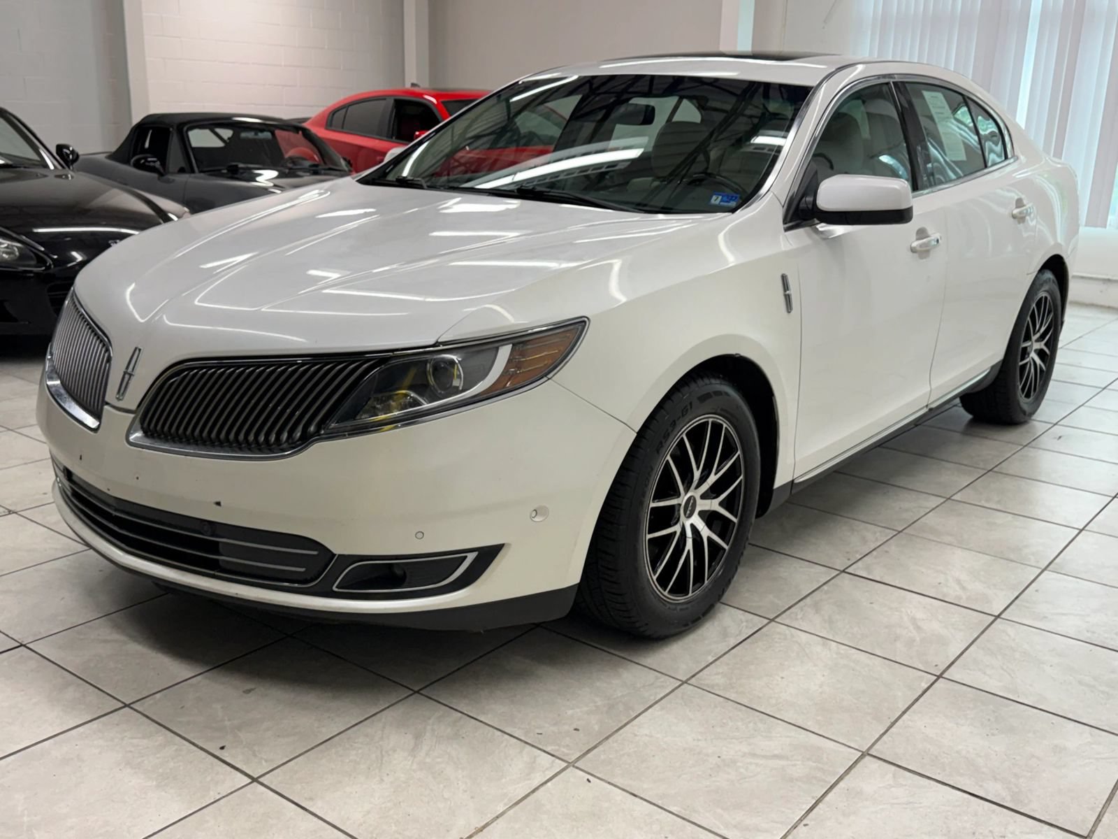 Used 2013 Lincoln MKS AWD image 3