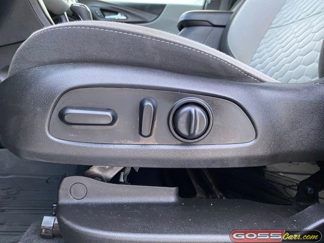Used 2019 Chevrolet Equinox LS w/ LS Convenience Package image 25