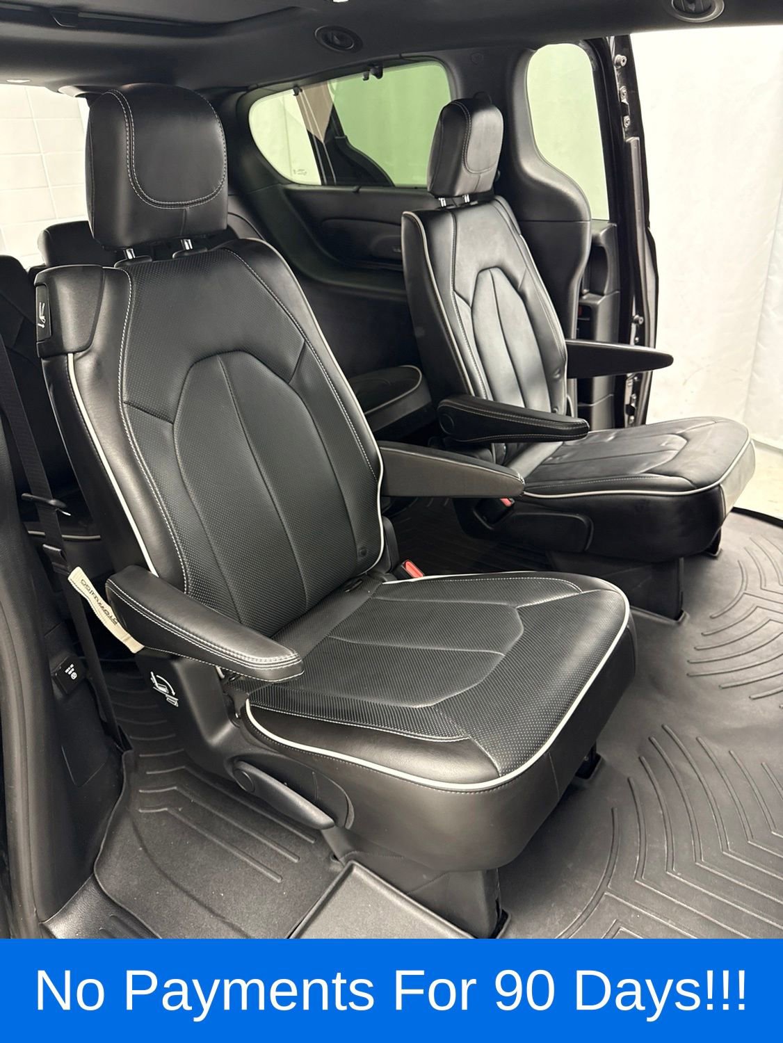 Used 2020 Chrysler Pacifica Limited FWD image 37