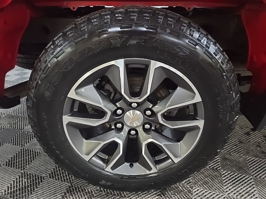 Used 2024 Chevrolet Silverado 1500 LT image 13