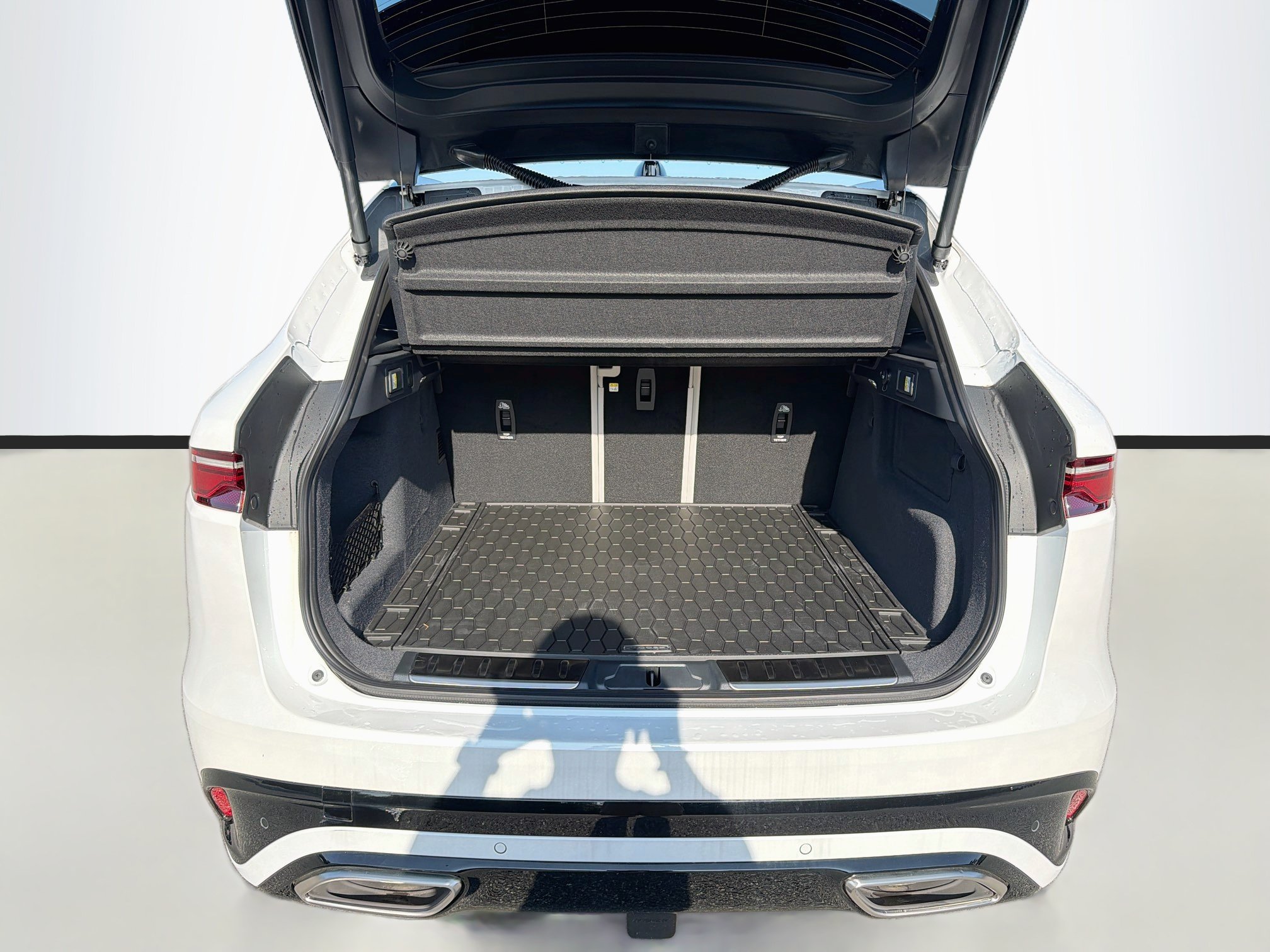 New 2026 Jaguar F-PACE R-Dynamic S AWD/4WD image 12
