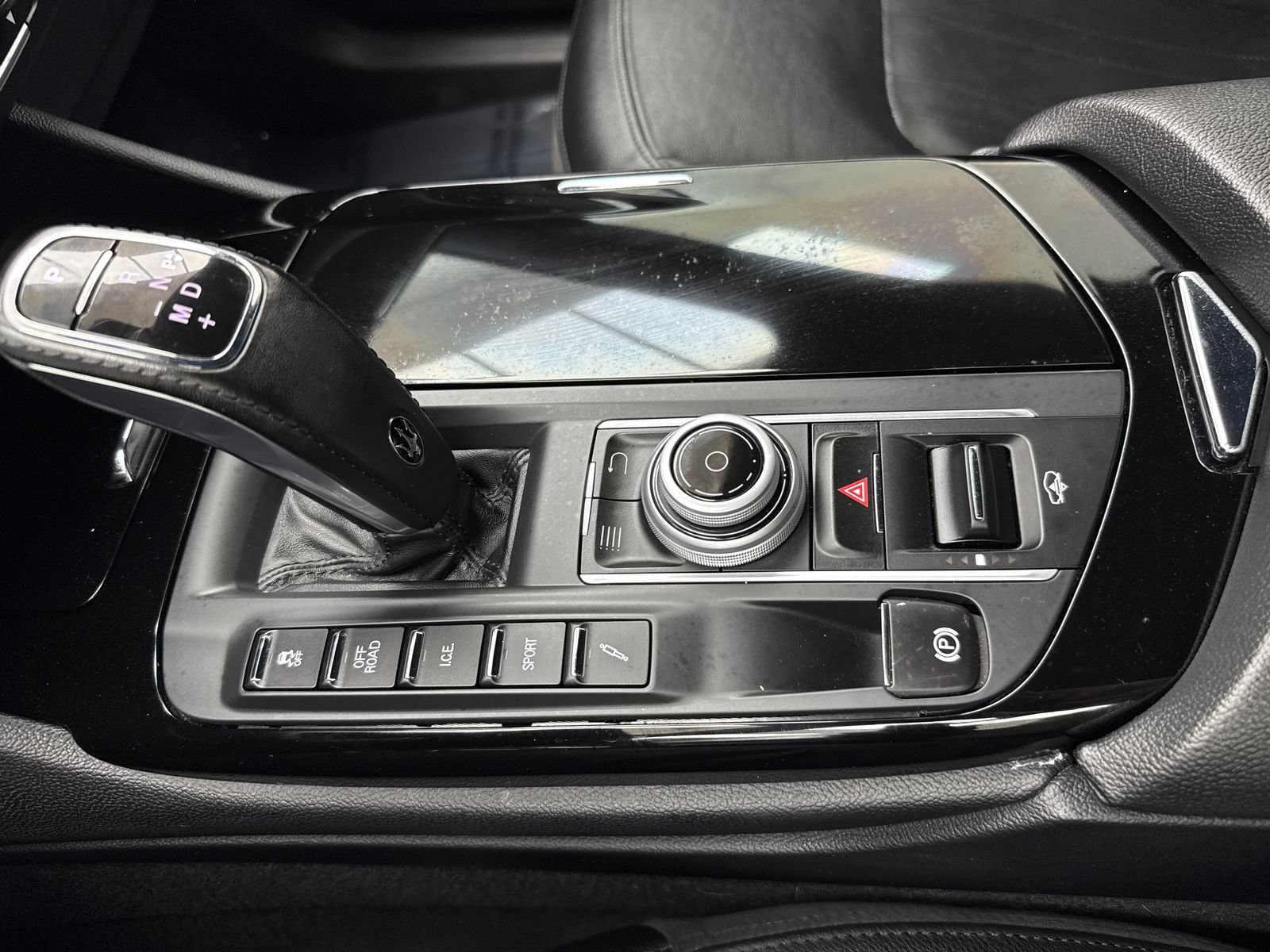 Used 2019 Maserati Levante AWD/4WD image 32