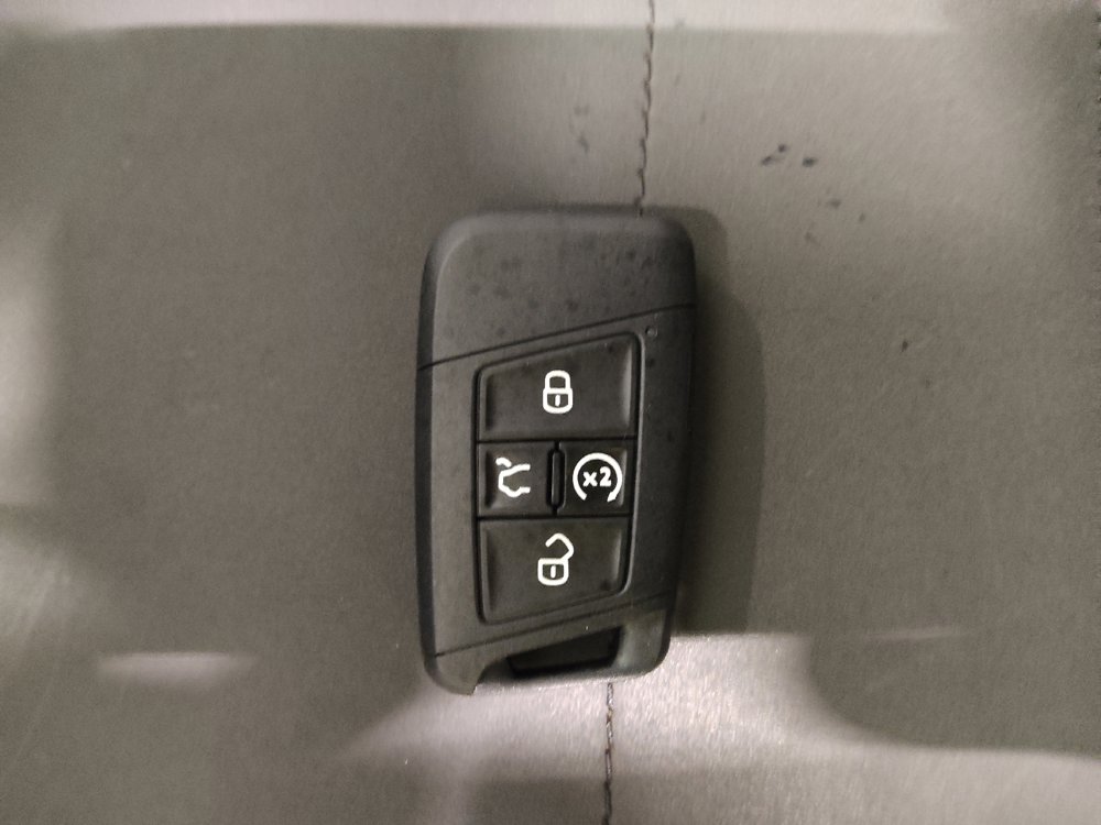 Used 2022 Volkswagen Taos SE AWD/4WD image 32