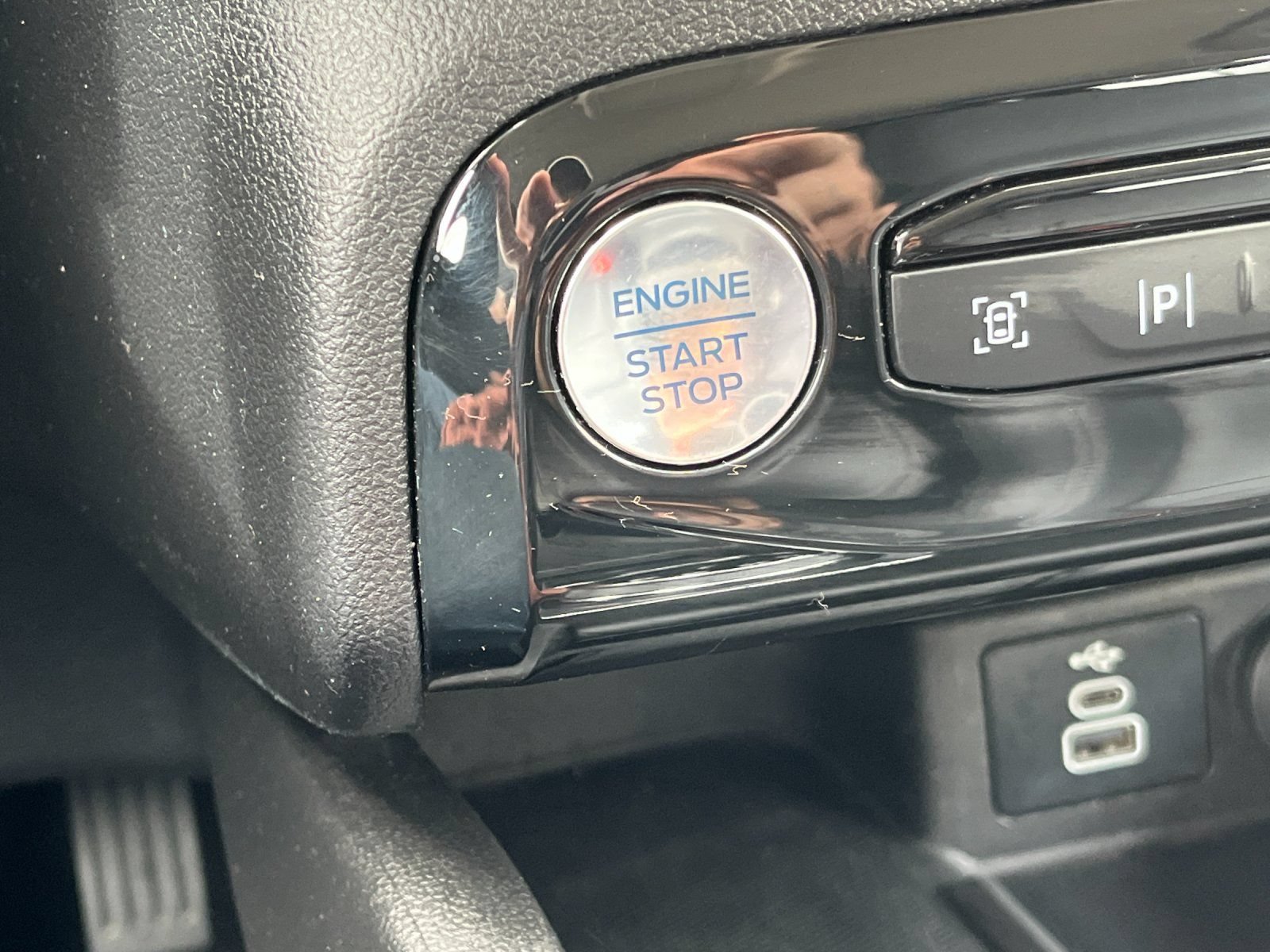 Used 2024 Ford Escape Platinum AWD/4WD image 24