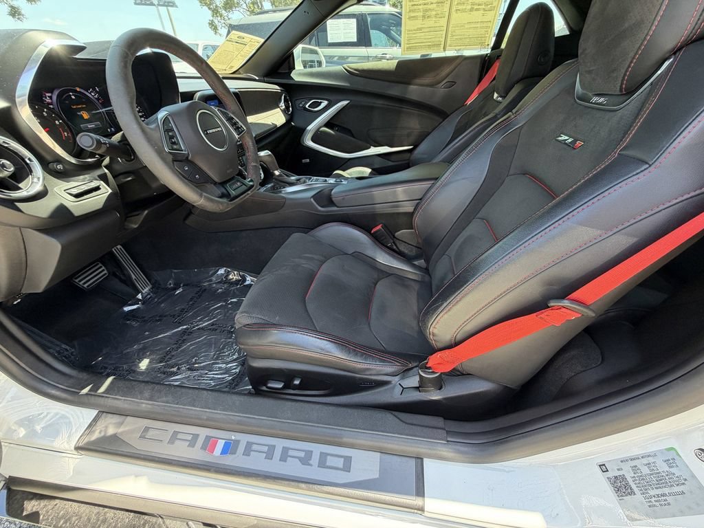 Used 2020 Chevrolet Camaro ZL1 RWD image 18