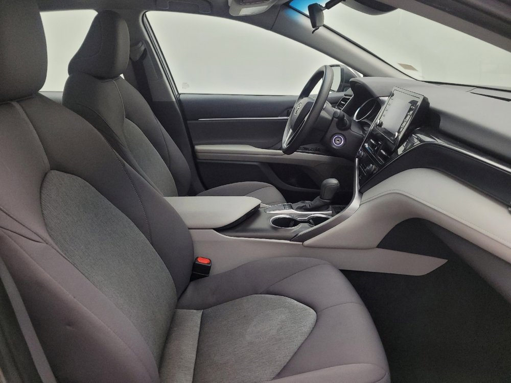 Used 2022 Toyota Camry LE image 21