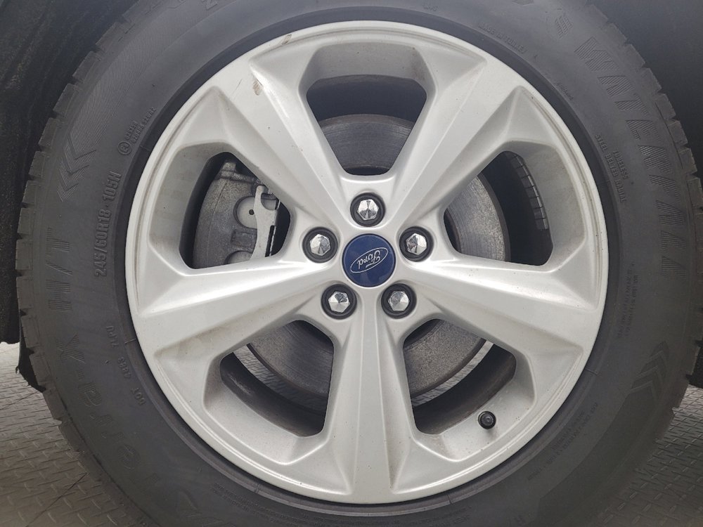 Used 2019 Ford Edge SE image 31