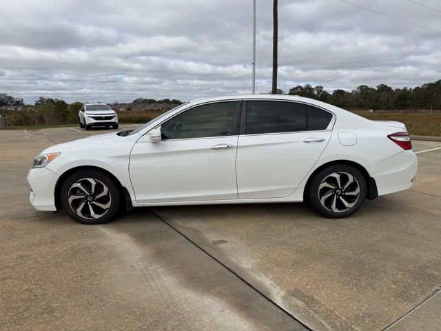 Used 2017 Honda Accord EX image 2