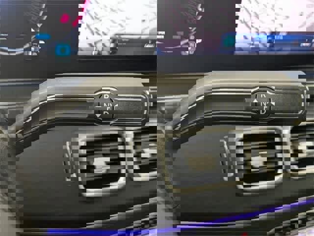 Certified 2025 Mercedes-Benz GLS 450 4MATIC image 33