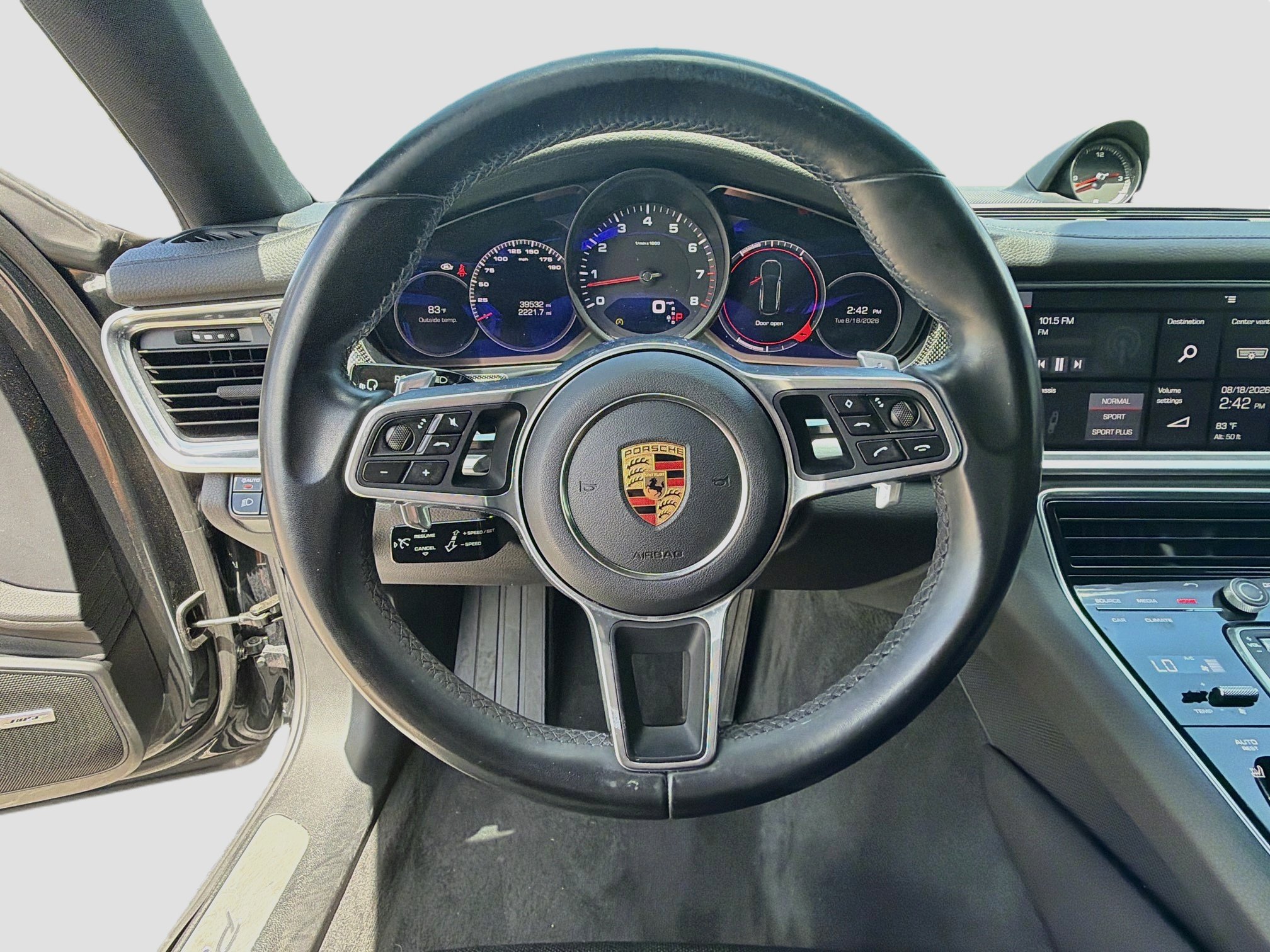 Used 2020 Porsche Panamera 4 AWD/4WD image 38