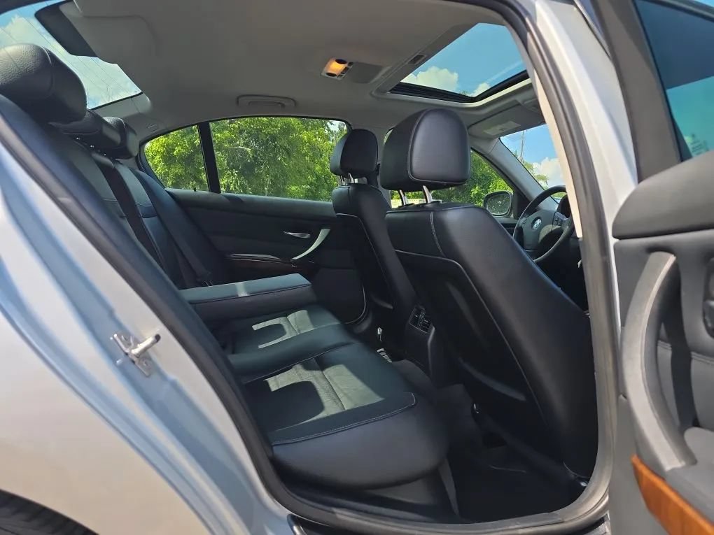Used 2011 BMW 328i Sedan RWD image 40