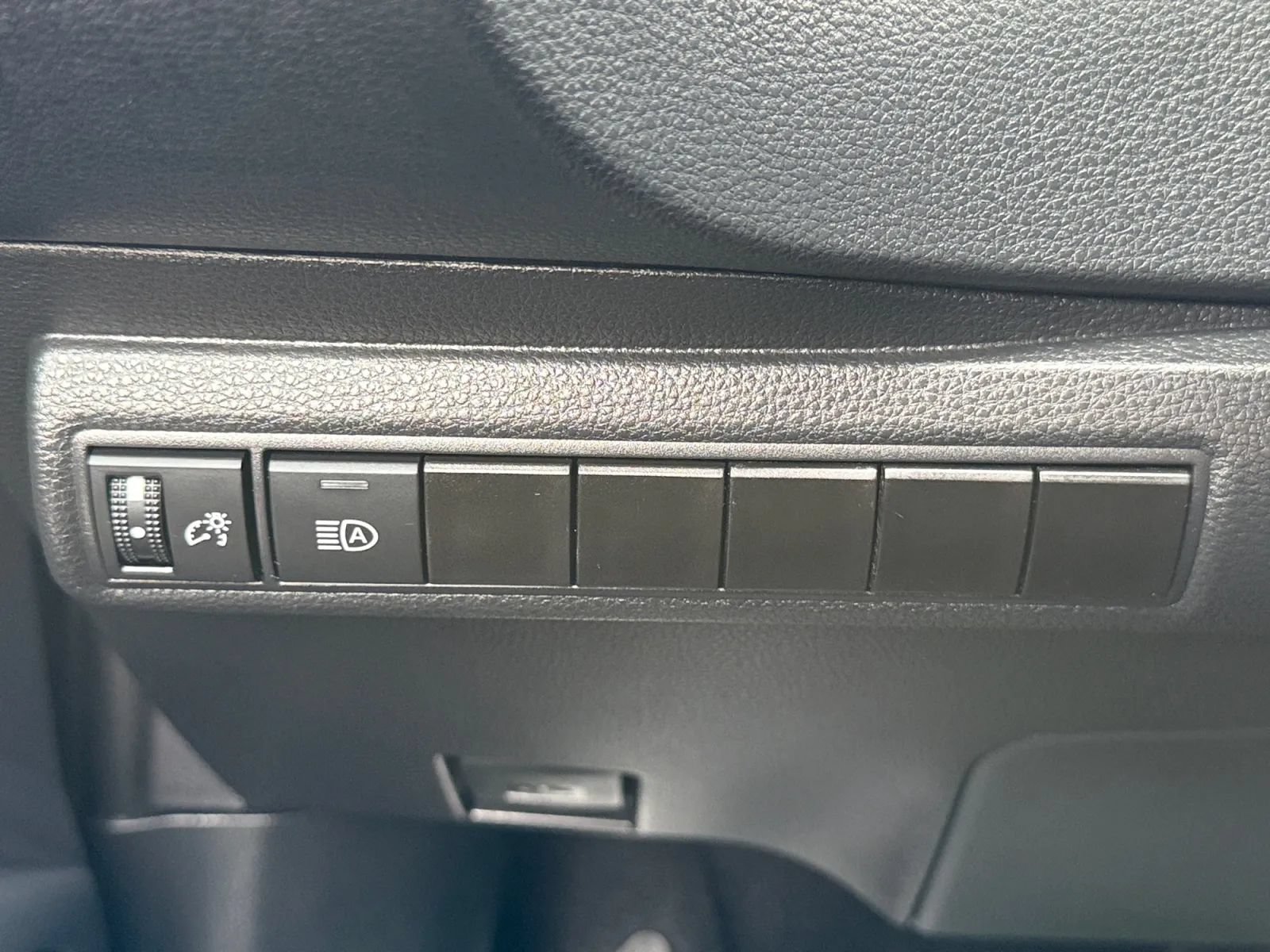 Used 2026 Toyota Corolla LE FWD image 39