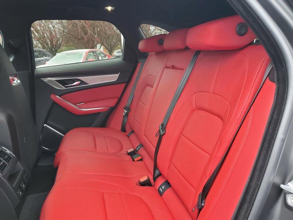Used 2024 Jaguar F-PACE R-Dynamic S image 10
