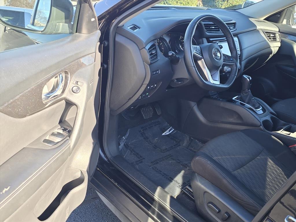 Used 2020 Nissan Rogue SV w/ Premium Package image 9
