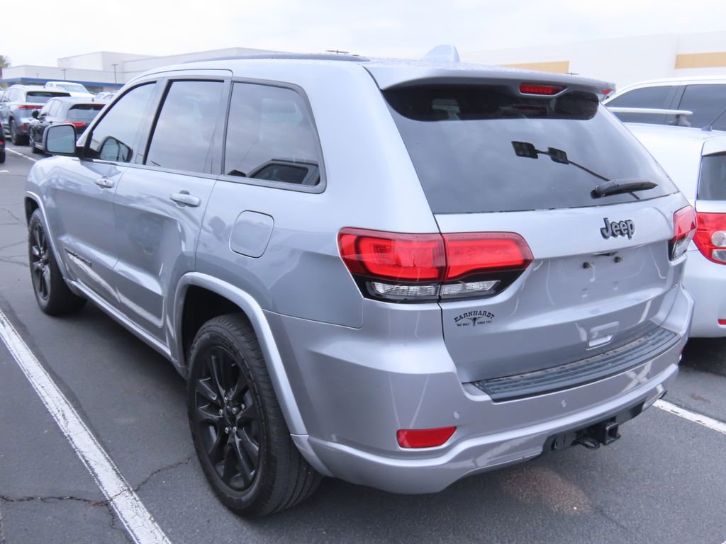 Used 2018 Jeep Grand Cherokee Altitude image 4