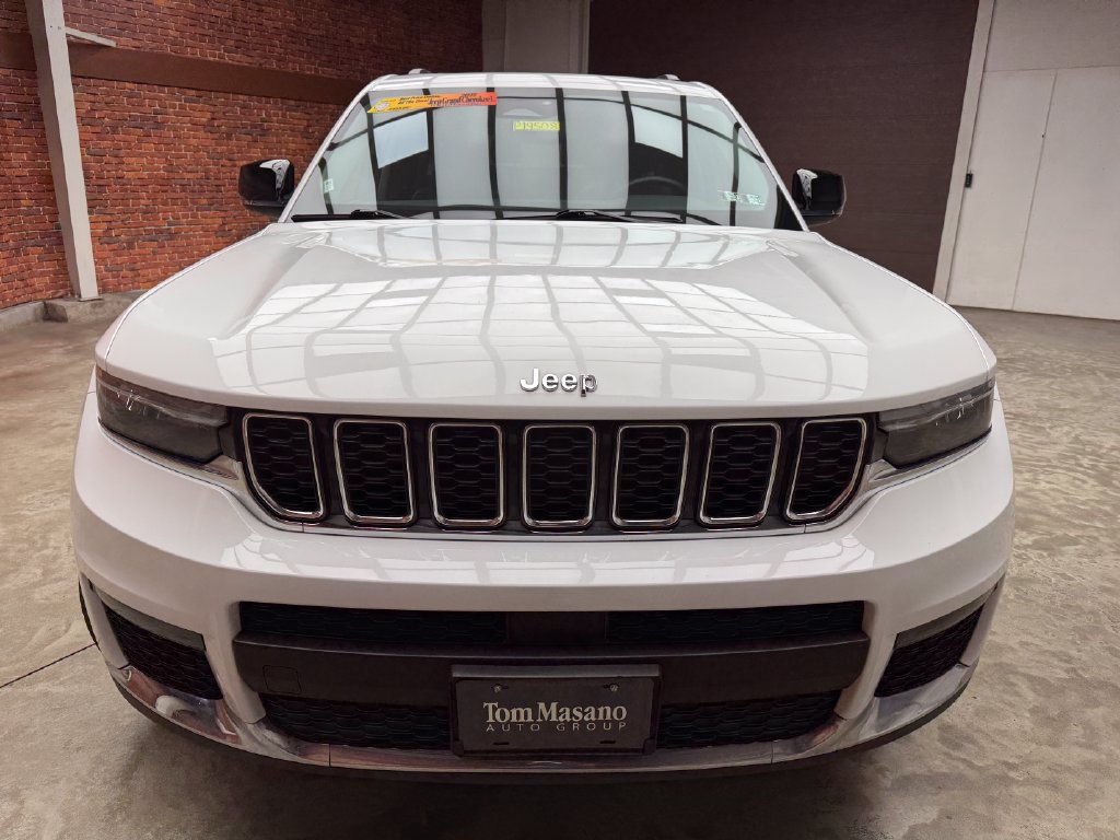 Used 2022 Jeep Grand Cherokee L Limited AWD/4WD image 9