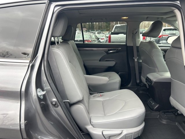 Used 2023 Toyota Highlander Platinum image 20