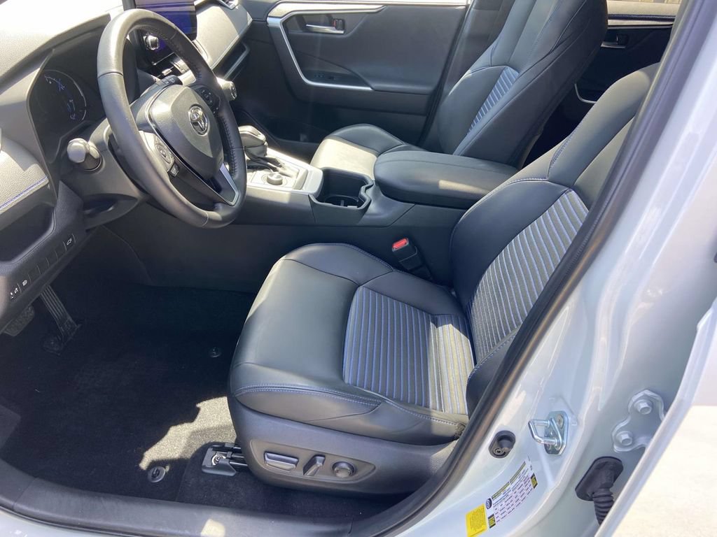 Used 2024 Toyota RAV4 XSE AWD/4WD image 17