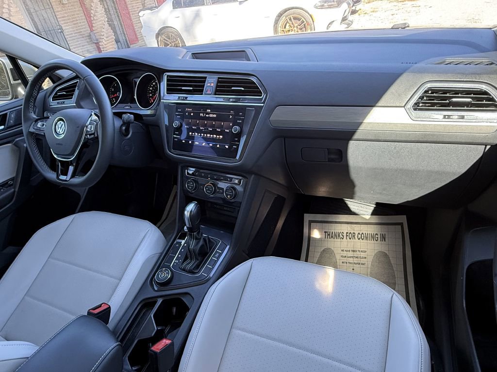Used 2021 Volkswagen Tiguan SE w/ Panoramic Sunroof Package AWD/4WD image 38