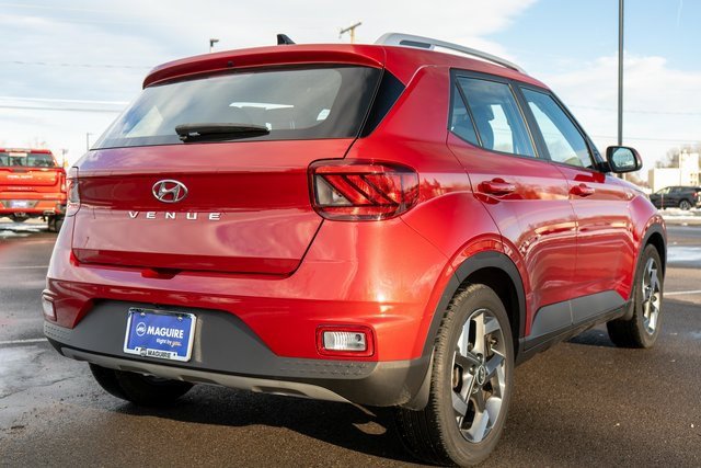 Used 2022 Hyundai Venue SEL image 6