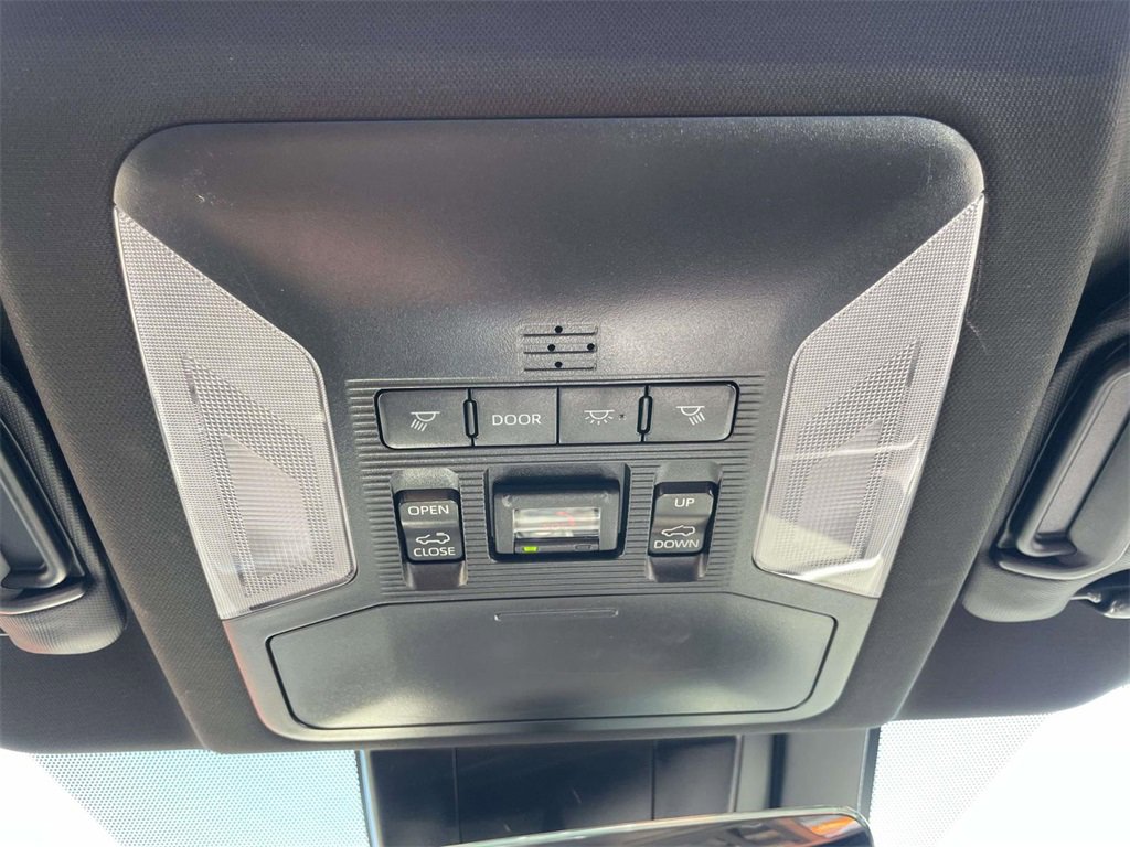 Used 2023 Toyota RAV4 SE image 33