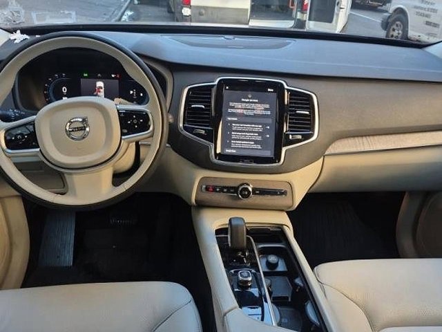 Used 2023 Volvo XC90 B6 Plus w/ Protection Package Premier image 10