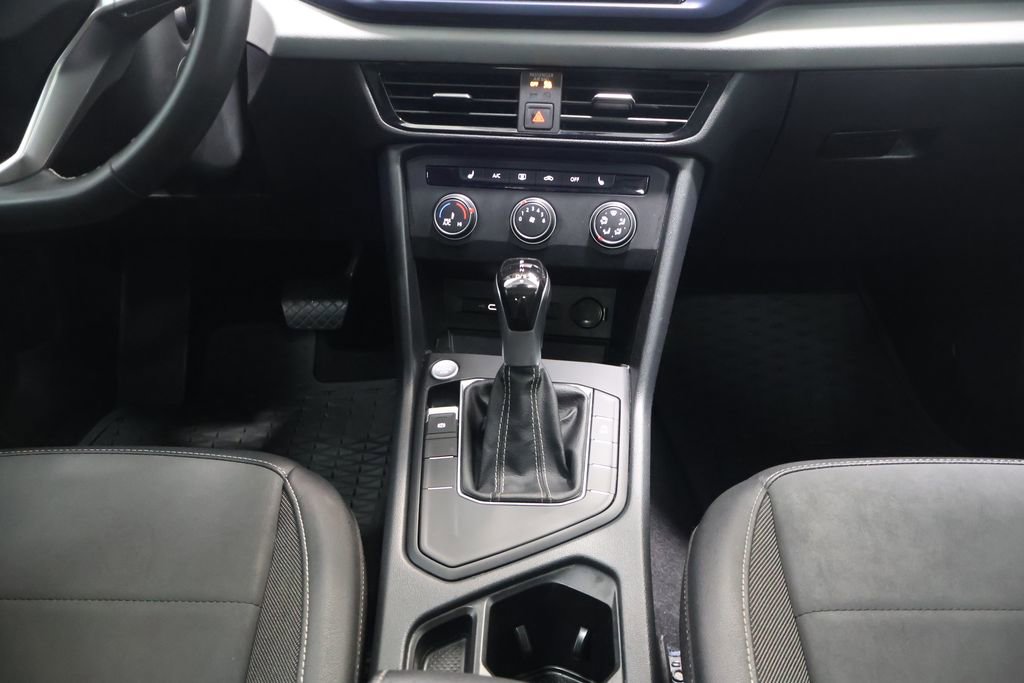 Used 2022 Volkswagen Taos SE w/ Panoramic Sunroof Package image 20