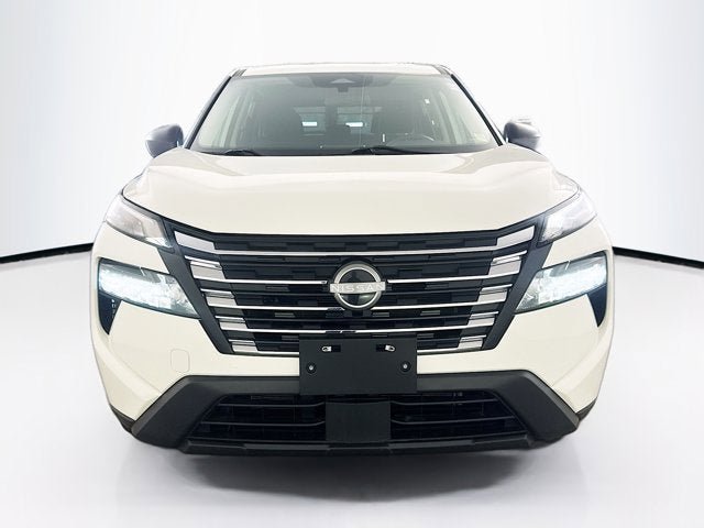 Used 2024 Nissan Rogue S AWD/4WD image 2