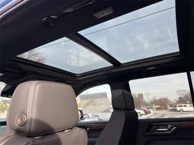 New 2026 GMC Yukon Denali w/ Sun & Power Step Package image 13
