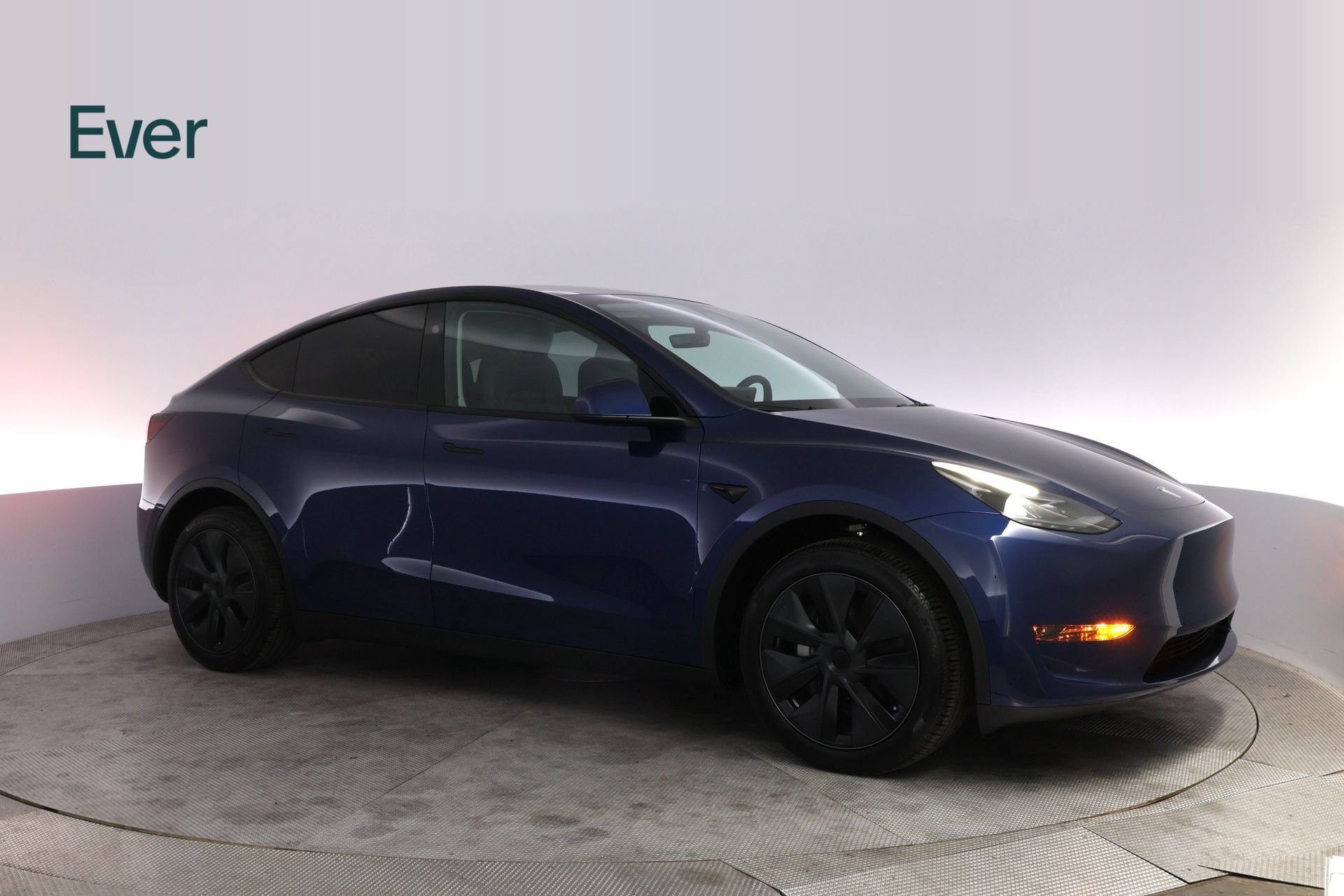Used 2024 Tesla Model Y 2WD image 14