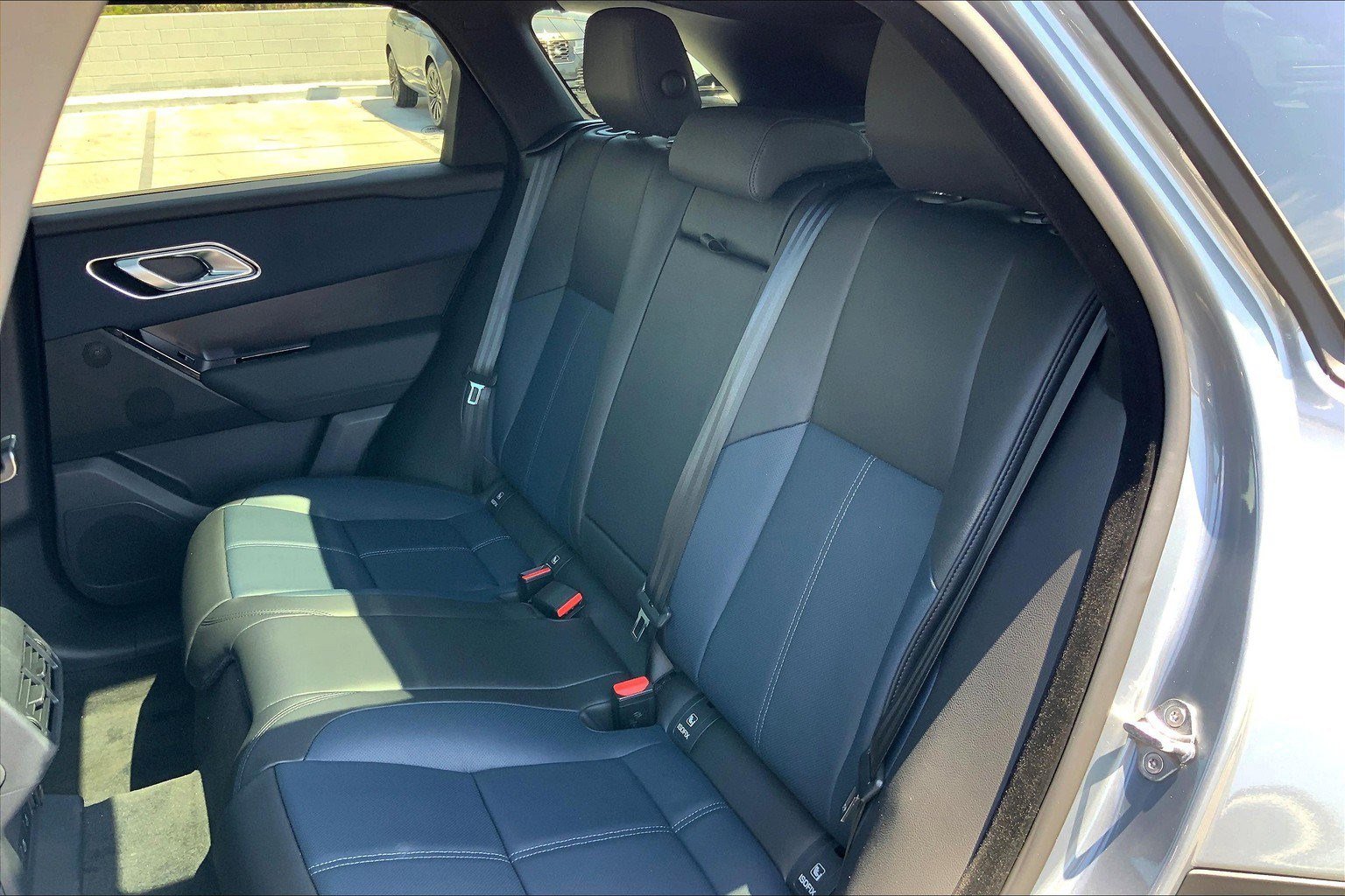 New 2026 Land Rover Range Rover Velar Dynamic SE image 15