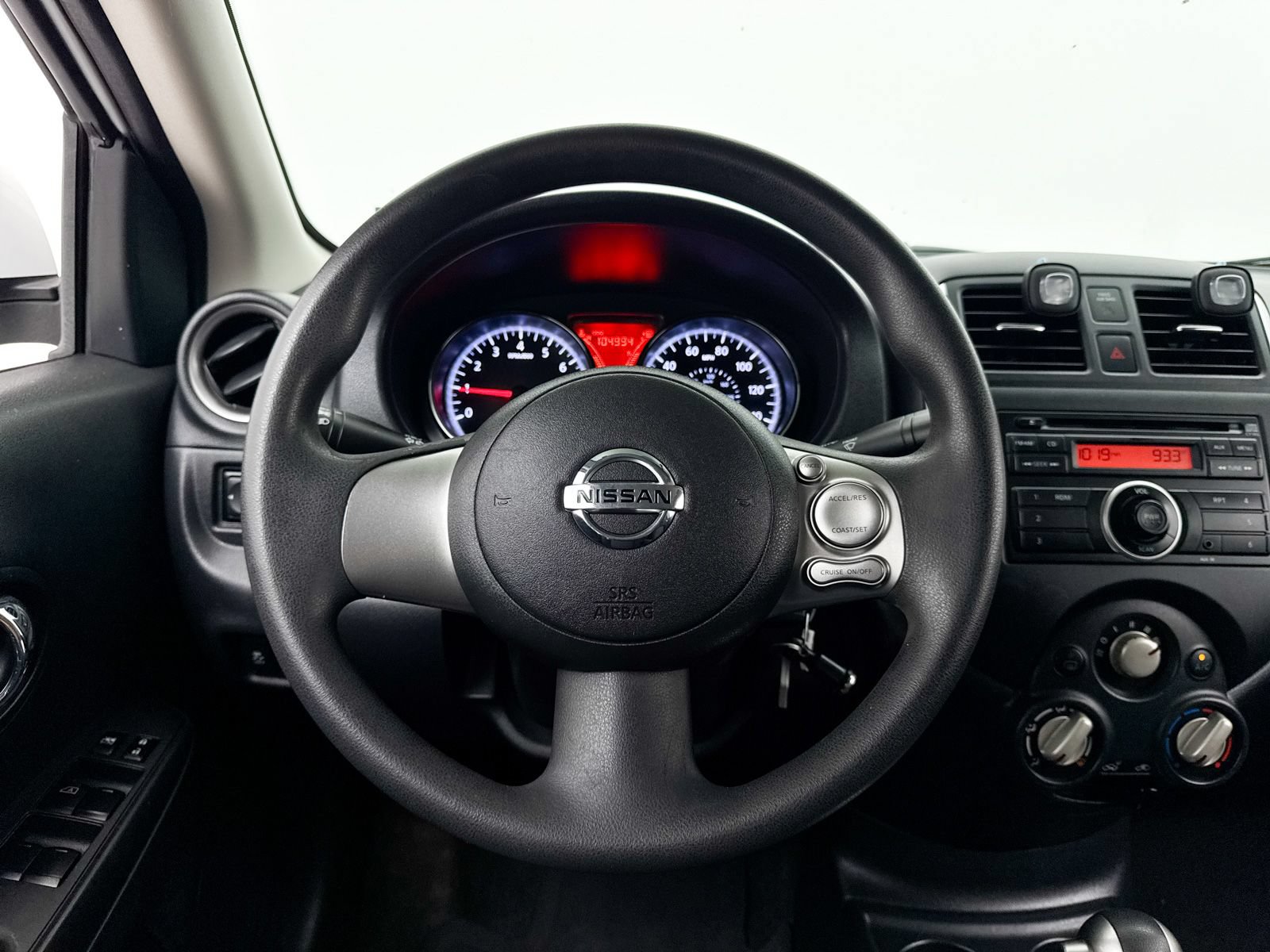 Used 2014 Nissan Versa SV FWD image 3