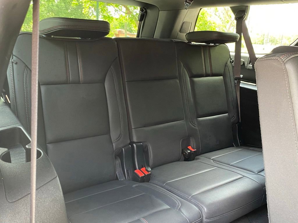 Used 2025 Chevrolet Suburban RST RWD image 18