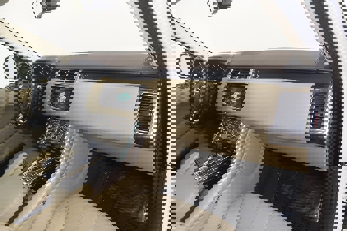 Used 2016 Land Rover Range Rover Sport SE image 39