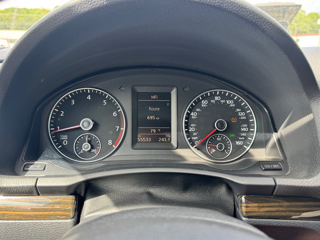 Used 2013 Volkswagen Eos Lux image 7